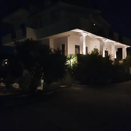 דירה Macky Upper Floor קאטו אלמירי