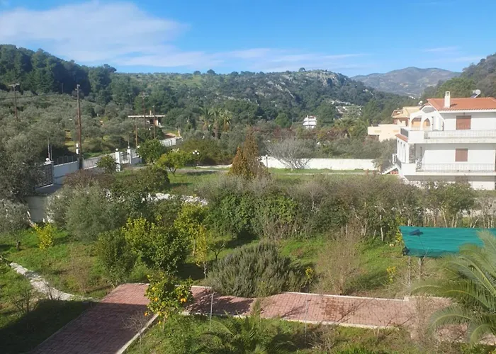 Macky Upper Floor קאטו אלמירי